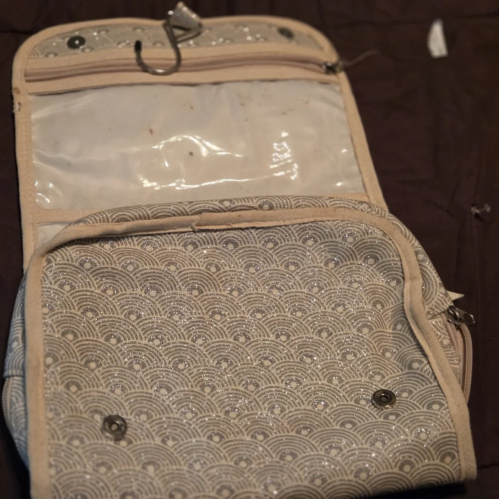 Audrey & Lewis Tan Travel Organizer - Picture 2 of 7